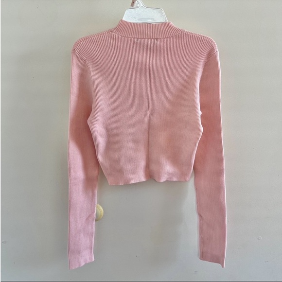 Brandy Melville Brett Turtleneck Top - Picture 8 of 12